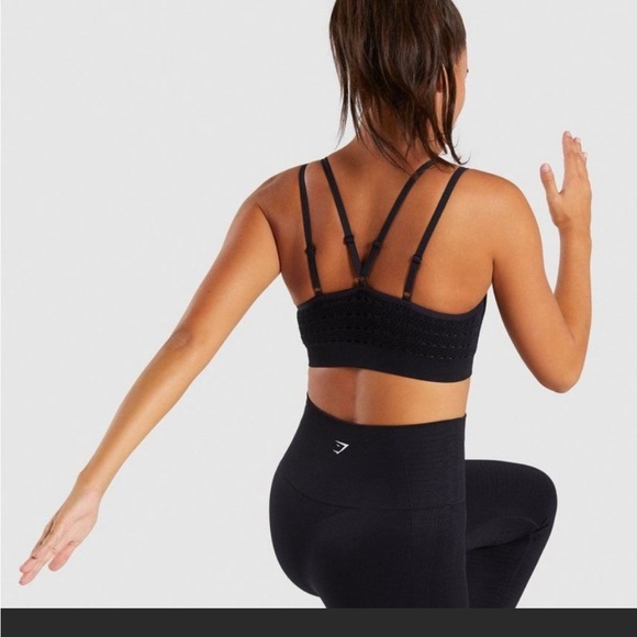 Energy + seamless sports bra
Black small - Picture 2 of 4